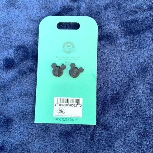 Disney Peter Pan and Captain Hook Talk Like A Pirate Day Limited Edition Pin - Picture 3 of 4